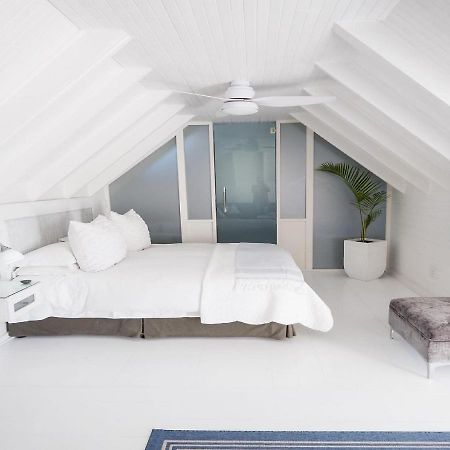 Admiralty Beach House Порт Елизабет Екстериор снимка